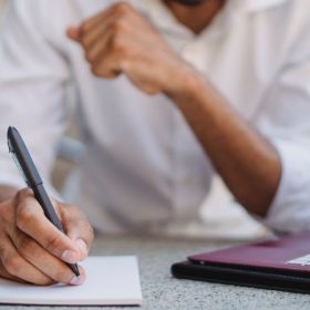 الكتابة لمحتوى مرئي